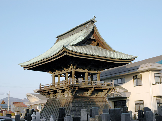 念来寺の鐘楼