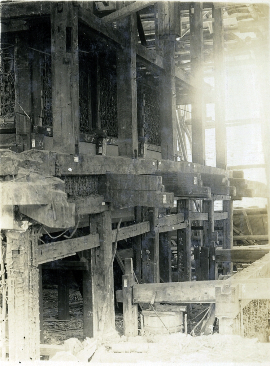 The insides of the castle during the reconstruction in the Showa era