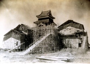 The scaffolds used in the reconstruction in the Showa era