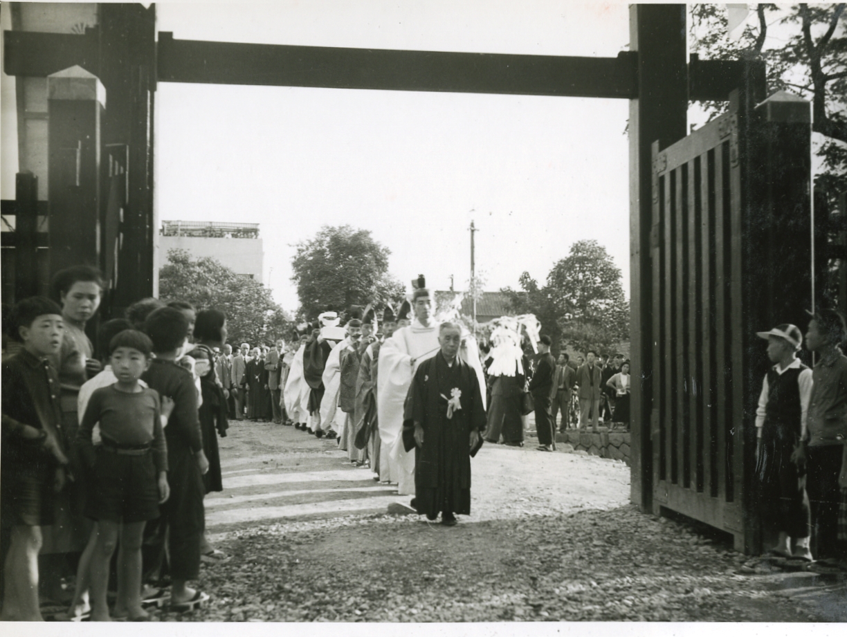 1955 The ceremony  for moving the guardian spirit (The 26th night god)