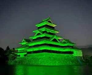 画像: 【7月4日】国宝松本城が緑にライトアップされます！/【July.４th】Castle to be illuminated in green!